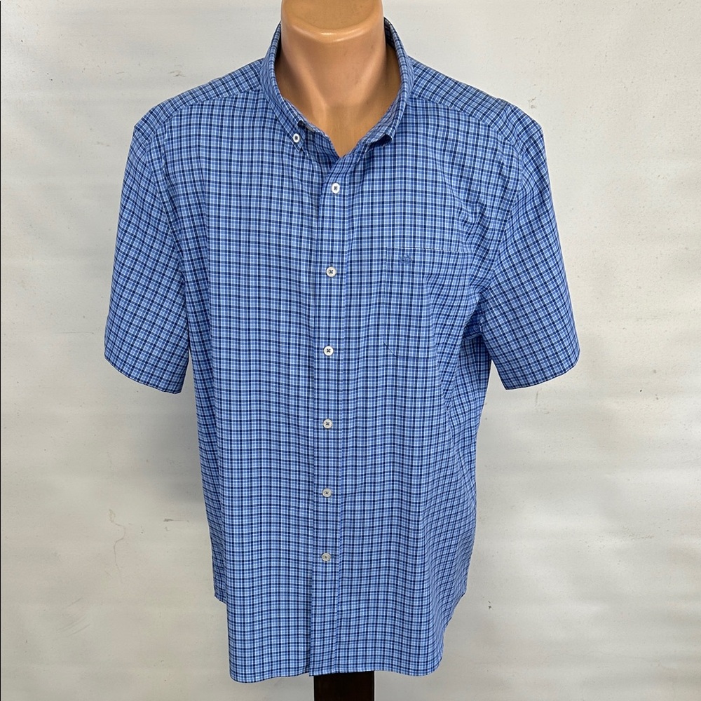Southern Tide short sleeve button down collar shirt.  XL